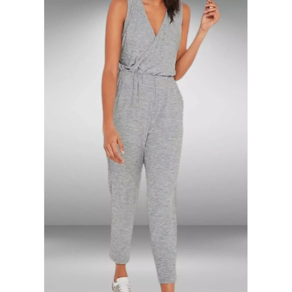 Old Navy Active Breath On Cross Front Jumpsuit Gray Athleisure Pockets Size L - Picture 1 of 11